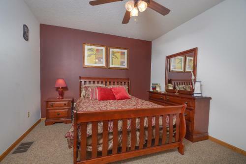 Overlook 1b Three-bedroom Townhome