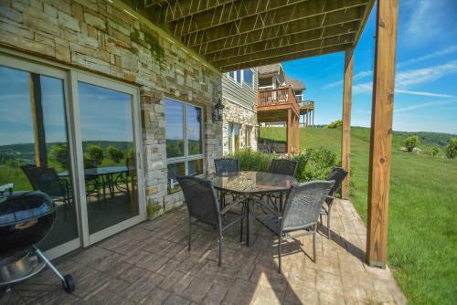Overlook 1b Three-bedroom Townhome