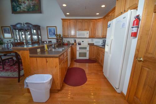 Overlook 1b Three-bedroom Townhome