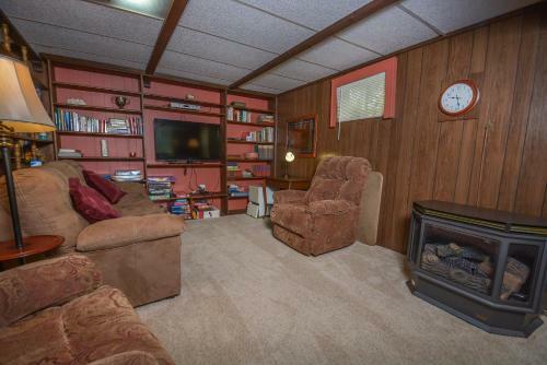 Sunset Terrace Three-bedroom Holiday Home