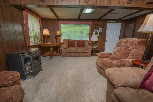 Sunset Terrace Three-bedroom Holiday Home