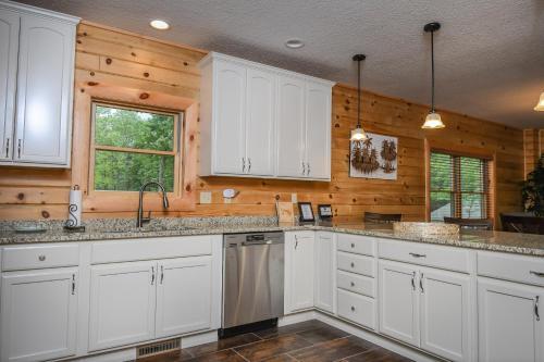 Sheba Snow Five-bedroom Holiday Home