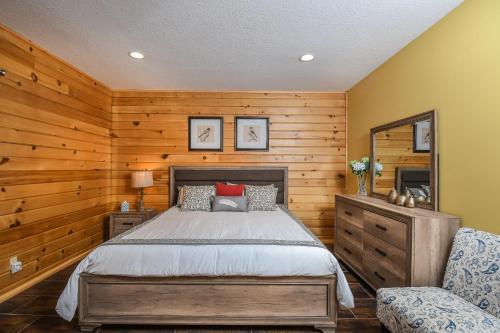Sheba Snow Five-bedroom Holiday Home