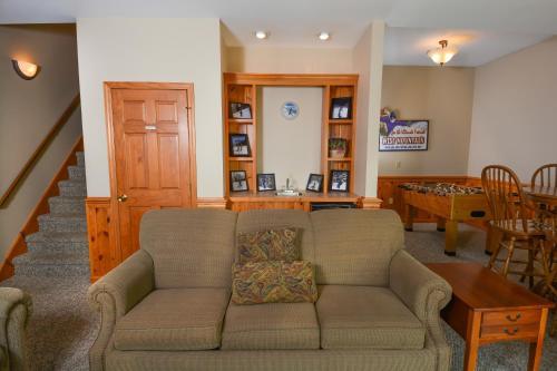 Green Gables Four-bedroom Holiday Home