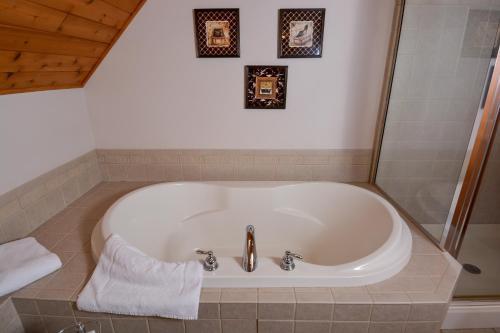 Green Gables Four-bedroom Holiday Home