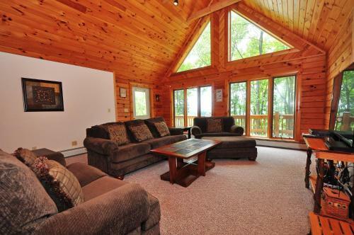 Snowbound Four-bedroom Holiday Home