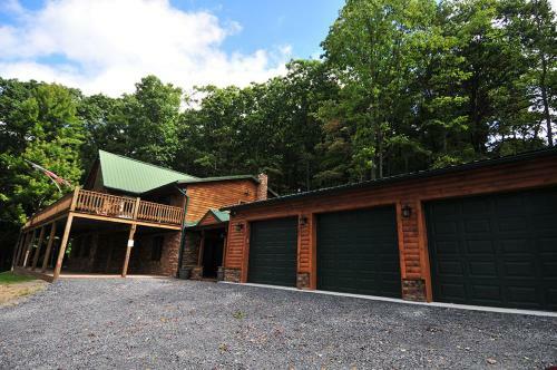 Snowbound Four-bedroom Holiday Home
