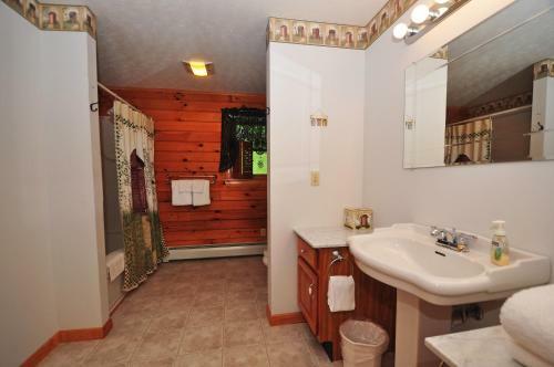 Snowbound Four-bedroom Holiday Home
