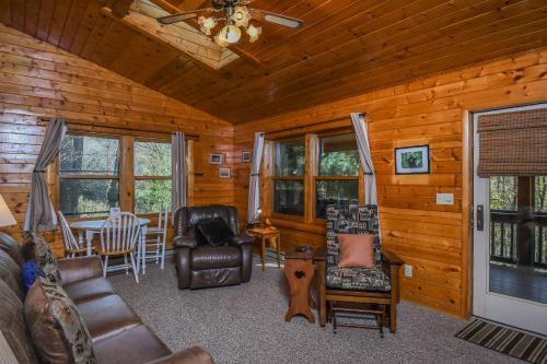 Sunset Ridge Three-bedroom Holiday Home