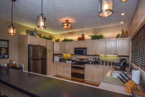 Life Is Good Five-bedroom Holiday Home