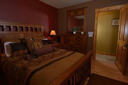 Kendall Camp Get-a-way Four-bedroom Townhome