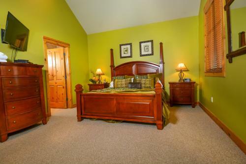 Kendall Camp Get-a-way Four-bedroom Townhome