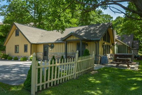 Landmark Village #1 Three-bedroom Holiday Home