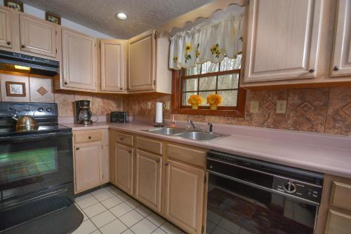 Landmark Village #1 Three-bedroom Holiday Home