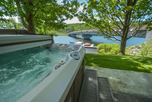 Landmark Village #1 Three-bedroom Holiday Home