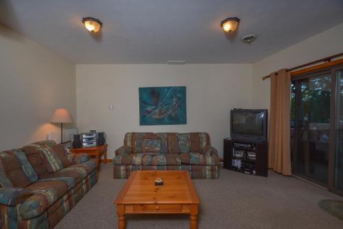 Almost Paradise Five-bedroom Holiday Home