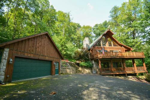 Bear Necessity Four-bedroom Holiday Home