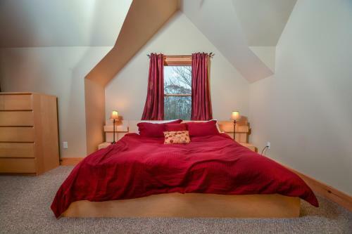 Wispering Heights Four-bedroom Holiday Home