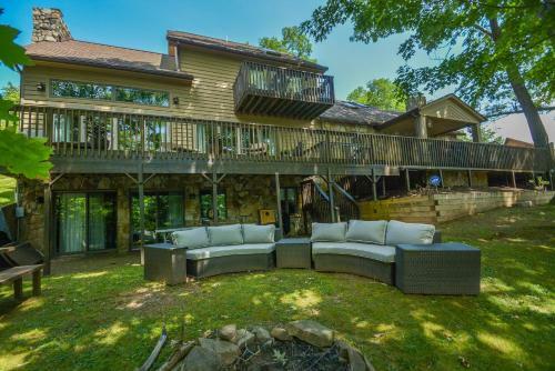Sundance Five-bedroom Holiday Home