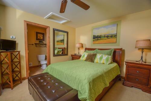 Mountainlair Five-bedroom Holiday Home