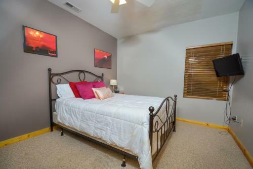 Marsh-mellow Manor Five-bedroom Holiday Home