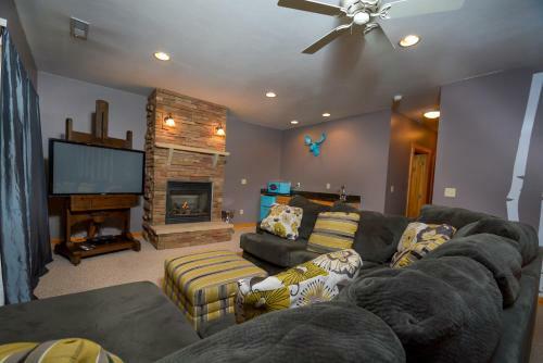 Marsh-mellow Manor Five-bedroom Holiday Home