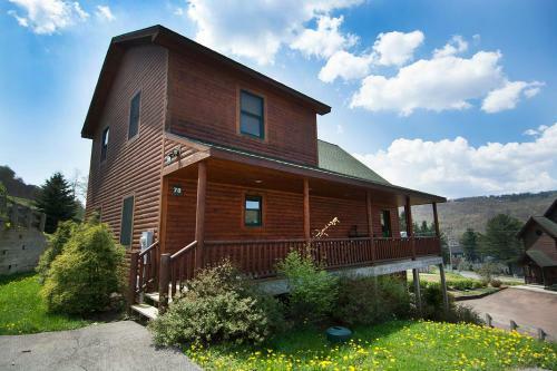 Marsh-mellow Manor Five-bedroom Holiday Home
