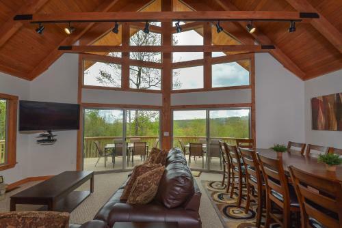 Mountain Dreams Five-bedroom Holiday Home