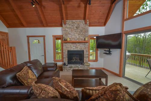 Mountain Dreams Five-bedroom Holiday Home