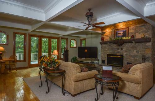 The West Wing Five-bedroom Holiday Home