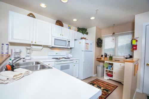Deep Creek Village #10 Three-bedroom Townhome
