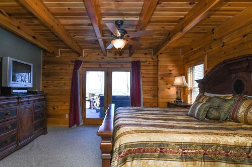 Peak Of Perfection Five-bedroom Holiday Home