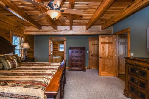 Peak Of Perfection Five-bedroom Holiday Home