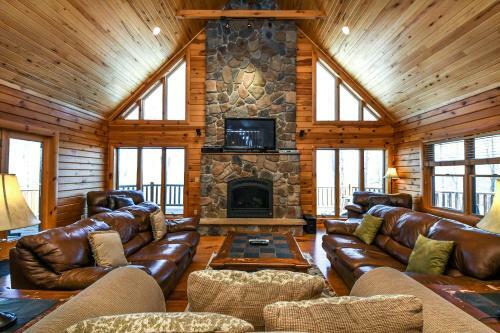 Peak Of Perfection Five-bedroom Holiday Home