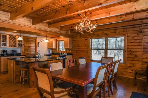 Peak Of Perfection Five-bedroom Holiday Home