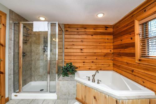 Peak Of Perfection Five-bedroom Holiday Home