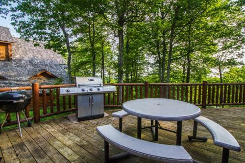 Peak Of Perfection Five-bedroom Holiday Home