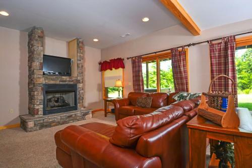Rocky Adventures Five-bedroom Holiday Home