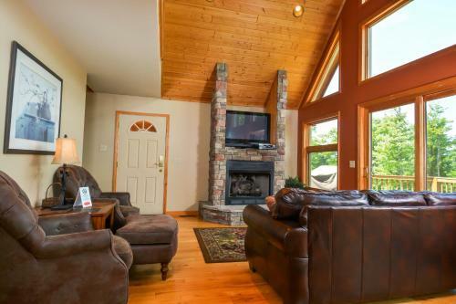 Rocky Adventures Five-bedroom Holiday Home