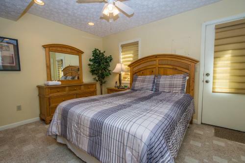 Hook, Wine & Sinker Two-bedroom Holiday Home