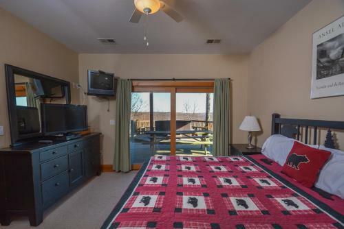 Irvana Six-bedroom Holiday Home