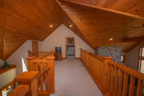 Irvana Six-bedroom Holiday Home