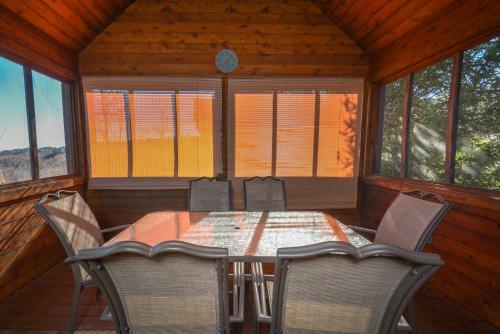 Irvana Six-bedroom Holiday Home