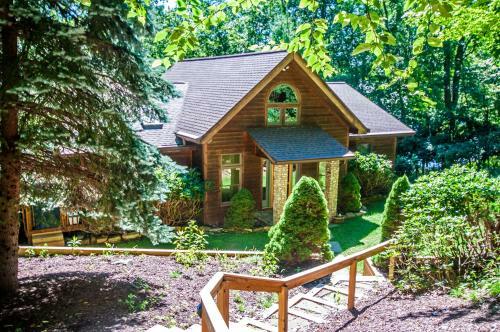 All Decked Out Four-bedroom Holiday Home