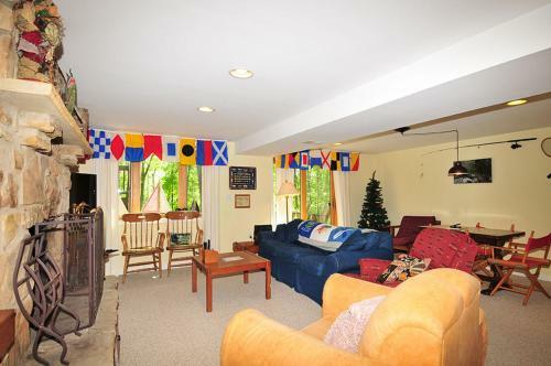 Timberlake Three-bedroom Holiday Home