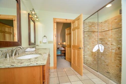 Valley Lodge Five-bedroom Holiday Home