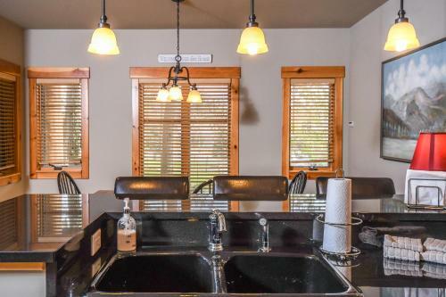 Summit Lodge Four-bedroom Holiday Home