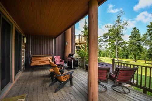 Glacier Paradise Five-bedroom Holiday Home