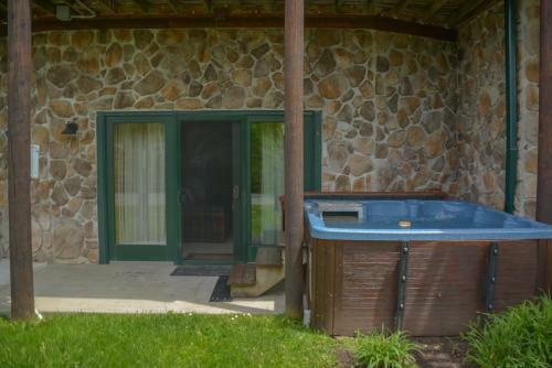 Cedar Shores Villa #08 Four-bedroom Holiday Home