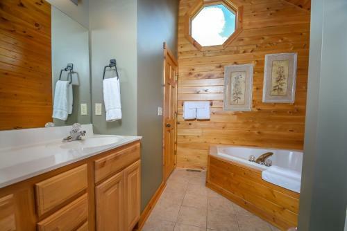 Cedar Shores Villa #08 Four-bedroom Holiday Home